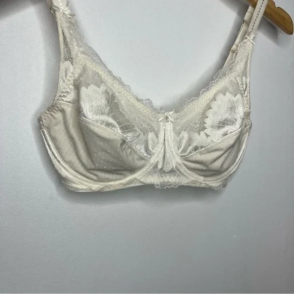Amoena Aurelie Size 34D Wired Mastectomy Bra Lace & Gold Tone Detailing - Picture 3 of 15